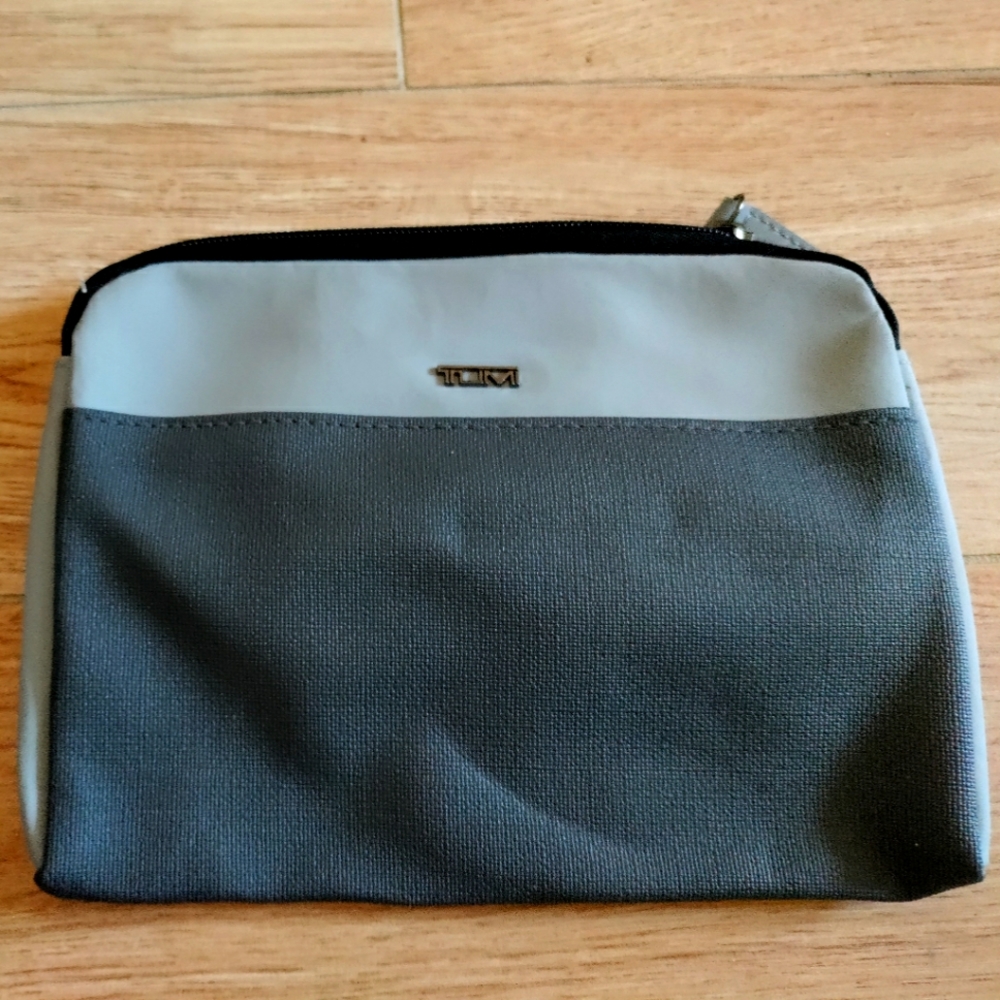 Tumi for Delta Toiletry Pouch New Make up Bag